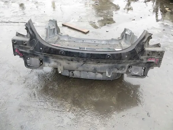 Parachoques trasero Mercedes W205 OEM c/1118 Usado image 5