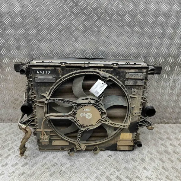 VW Amarok jäähdytysosa OEM 2H0121203K - Käytetty image 2