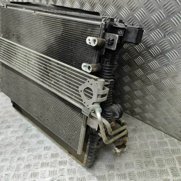VW Amarok jäähdytysosa OEM 2H0121203K - Käytetty image 4