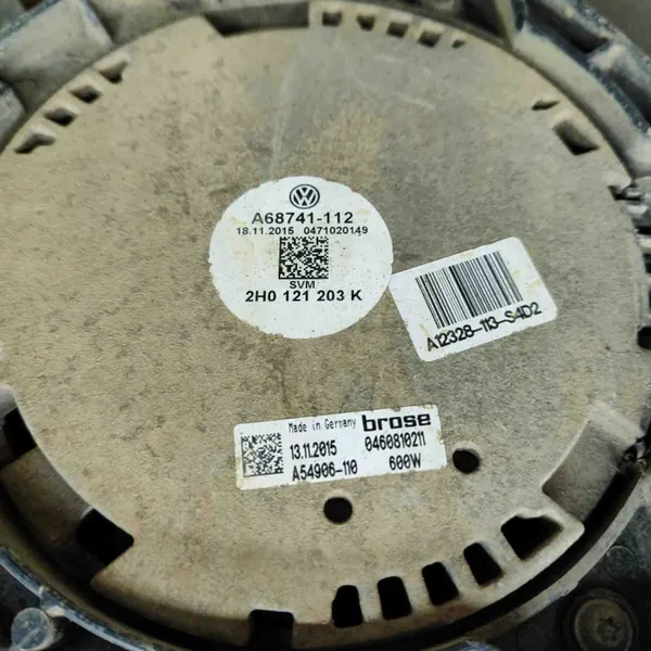 VW Amarok jäähdytysosa OEM 2H0121203K - Käytetty image 7