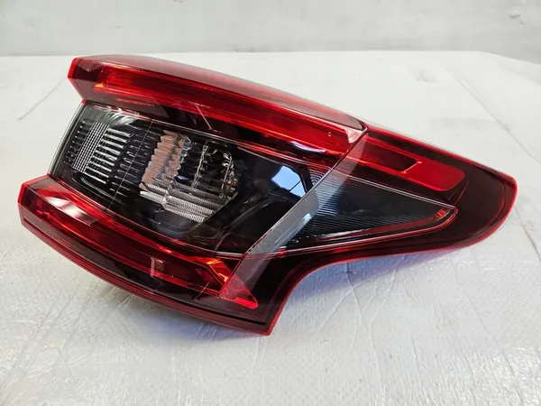 Luz trasera derecha Nissan Qashqai II J11 Lift OEM 26550 HV00A image 2