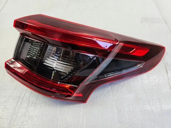 Luz trasera derecha Nissan Qashqai II J11 Lift OEM 26550 HV00A image 6