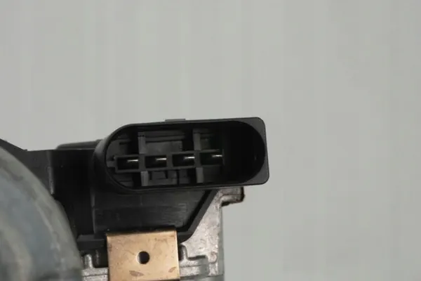 Begagnad vindrutemotor OEM 8U1955119 Fram Audi Q3 image 3