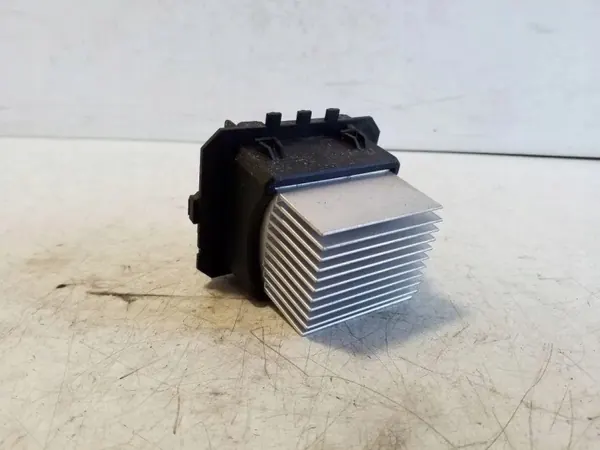 Värmefläktrelä OEM T1000034Z för Peugeot 308 image 2