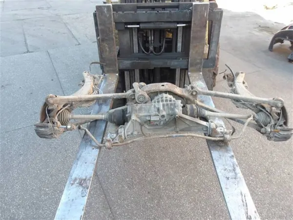 Viga Suspensión Trasera GOLF IV - Pieza OEM image 2