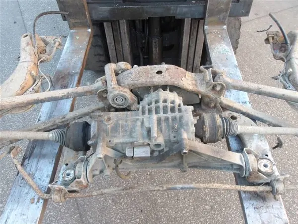 Viga Suspensión Trasera GOLF IV - Pieza OEM image 4