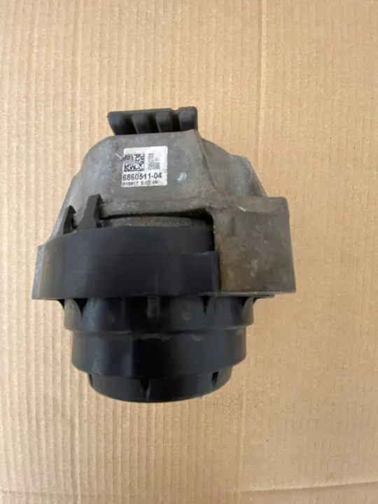 Suporte Motor Esquerdo BMW OEM 6860511 - Usado image 2