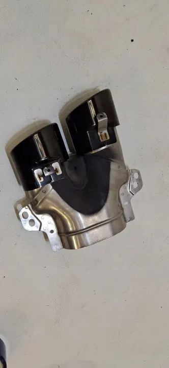 Punta de escape Mercedes-Benz C W206 AMG OEM A2064900802 image 3
