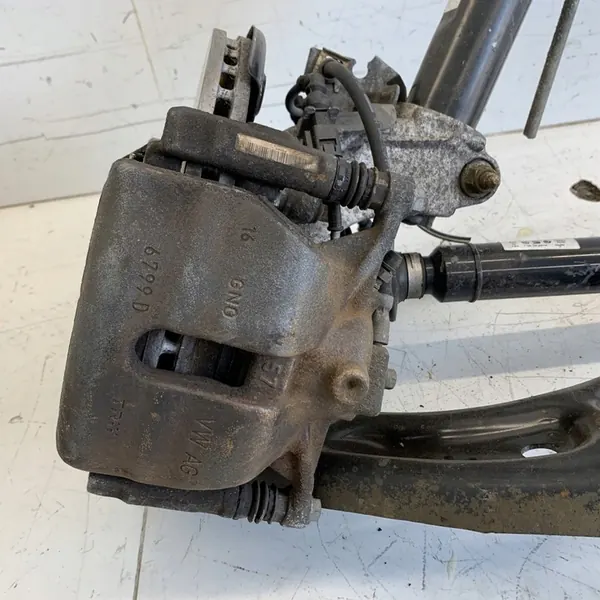 Mozzo anteriore destro SEAT LEON III 2.0 TDI 2015 image 7