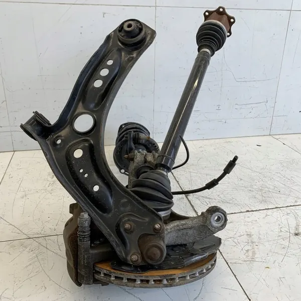 Mozzo anteriore destro SEAT LEON III 2.0 TDI 2015 image 9