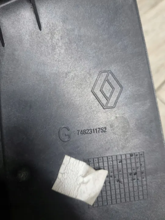Guide de vitre gauche OEM 7482311752 pour Renault T Range image 3