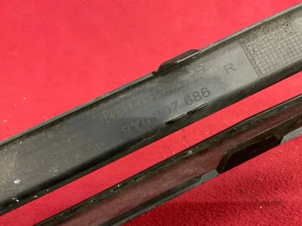 Rejilla de parachoques derecha Porsche Cayenne III image 5