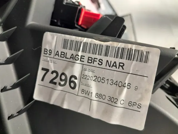 Valet Pasajero Audi A4 B9 OEM 8W1880302C image 8