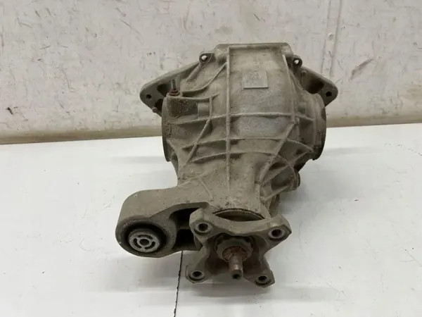 Taka-akselin alennusvaihde MERCEDES-BENZ A1673511300 2.0L hybridi image 3