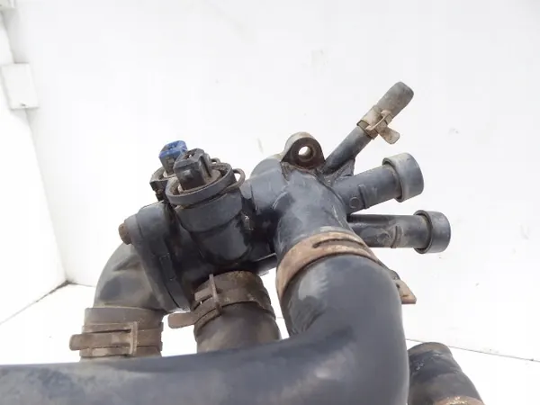 GOLF II MK2 83-92 Carcasa de Termostato Conjunto de Mangueras OEM image 2