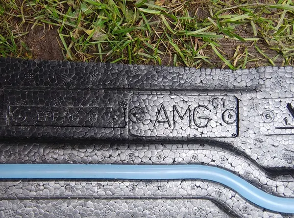 MERCEDES W206 AMG Etuiskunvaimennin Jalankulkijasensorilla OEM image 6