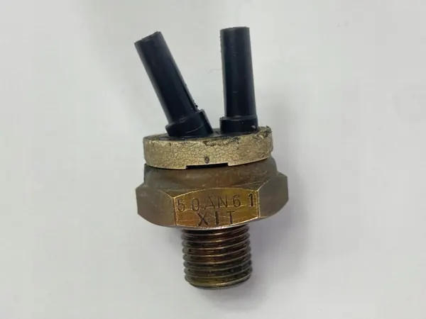 Sensor Termostático Mercedes OEM 0011406260 para W201 190 image 10
