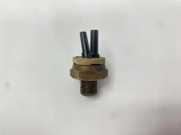 Sensor Termostático Mercedes OEM 0011406260 para W201 190 image 4