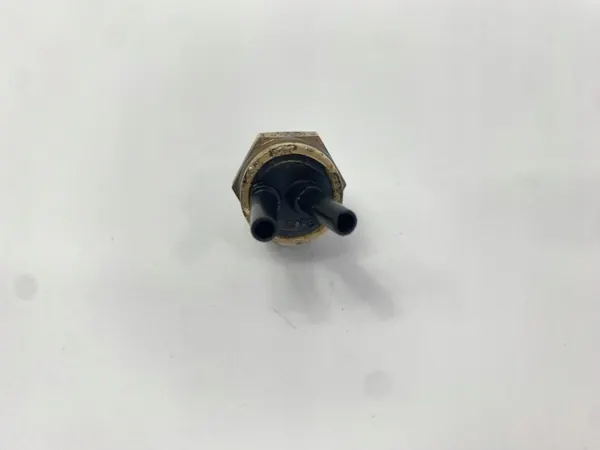 Sensor Termostático Mercedes OEM 0011406260 para W201 190 image 7