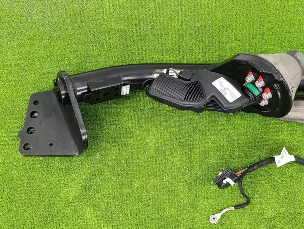 Gancho de remolque eléctrico OEM A2433100600 para Mercedes EQA image 3