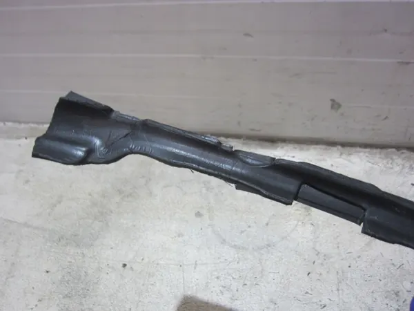 BMW X5 F15 rechter Kotflügel-Dichtung OEM 51487290214 image 4