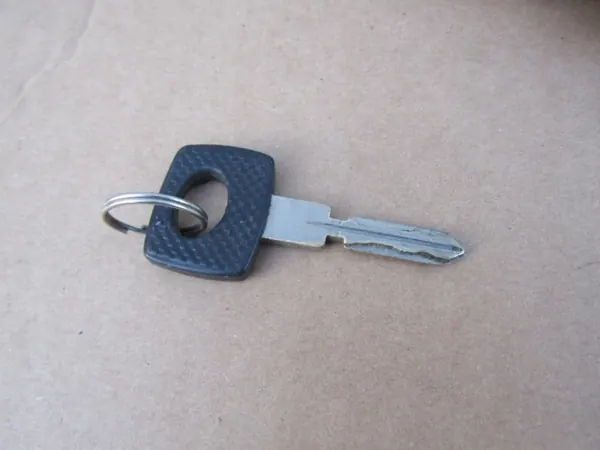 Llave de contacto Mercedes W124 W201 190 OEM 8 pines manual image 3
