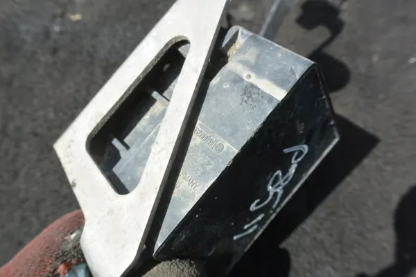 Tesla Model S Luftfjädringsventil - Begagnad image 4