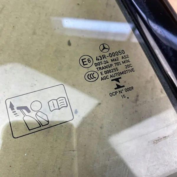 Vitre Triangle Arrière Droite OEM A1177300455 Mercedes CLA image 4