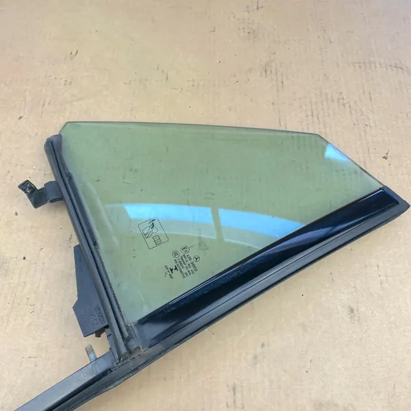 Vitre Triangle Arrière Droite OEM A1177300455 Mercedes CLA image 5