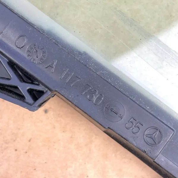 Vitre Triangle Arrière Droite OEM A1177300455 Mercedes CLA image 7