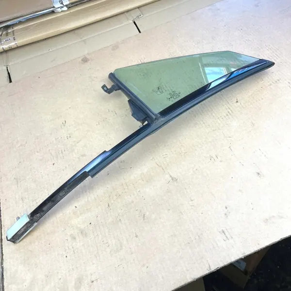 Vitre Triangle Arrière Droite OEM A1177300455 Mercedes CLA image 9