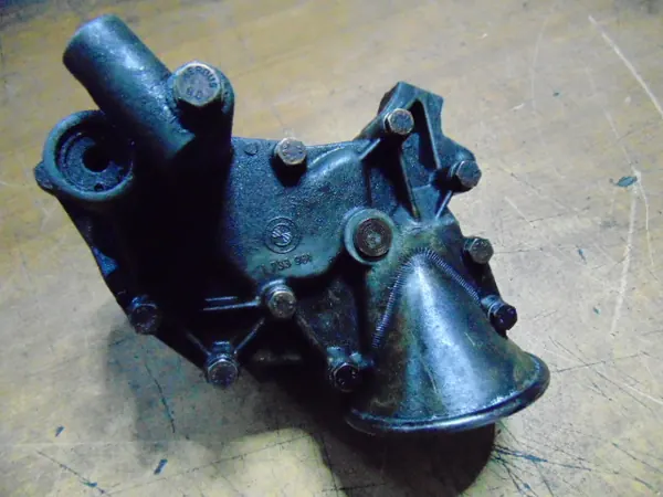 Pompe à huile BMW OEM 1742624 pour M60/M62 V8 image 4