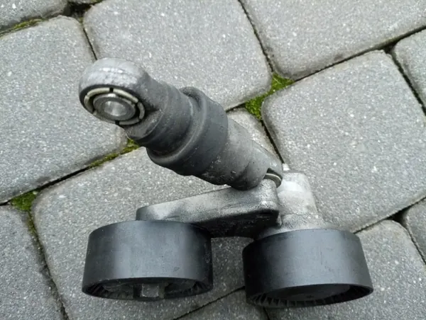 Rodillo tensor con palanca BMW 11282248214 E39 M5 image 3