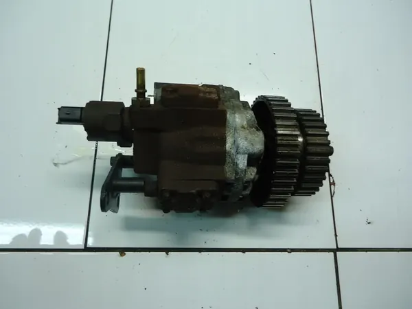 FOCUS MK2 1.8TDCI Pompe à carburant 4M5Q9B395AF image 5