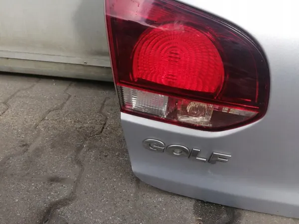 Volkswagen OE 5K6 827 025 J takaluukku image 2