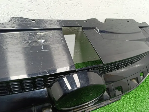 HYUNDAI IX35 Front Bumper Grill image 5