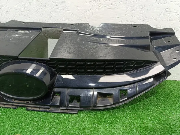 HYUNDAI IX35 Front Bumper Grill image 8