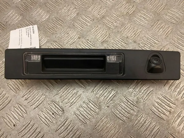Asa de portón Volvo XC90 2021 OEM 31675543 con cámara image 2
