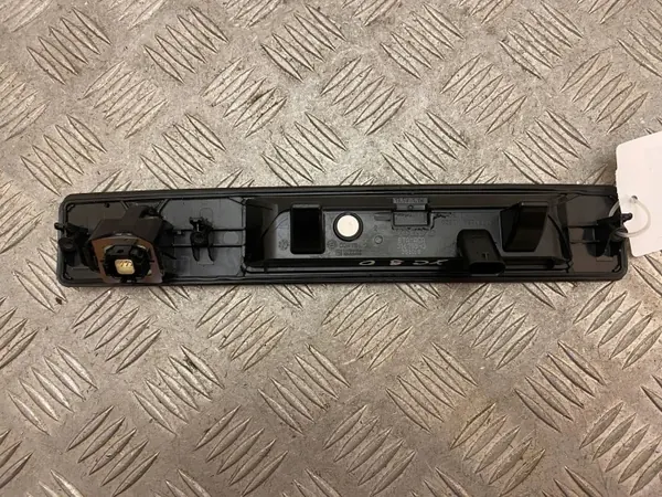 Asa de portón Volvo XC90 2021 OEM 31675543 con cámara image 10