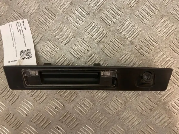 Asa de portón Volvo XC90 2021 OEM 31675543 con cámara image 8