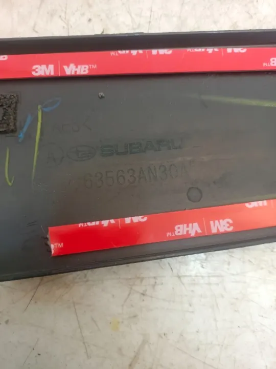 Subaru Outback VI Dörrlist OEM 63563AN30A image 8