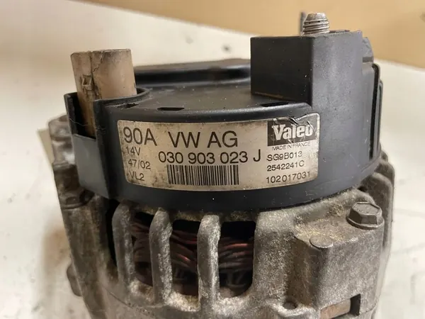 Alternaattori Volkswagen OE 030903023J image 2