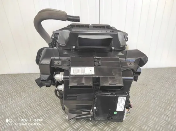 Nissan OE 272104EA4C Käytetty Lämmitysydin image 3