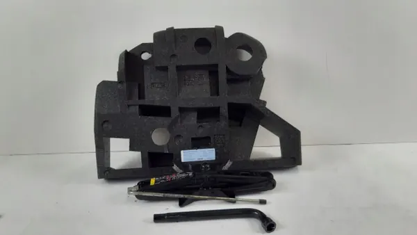 Volvo XC90 II Bagageutrymmesmatta Reparationssats OEM 31362302 image 5