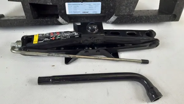 Volvo XC90 II Bagageutrymmesmatta Reparationssats OEM 31362302 image 7