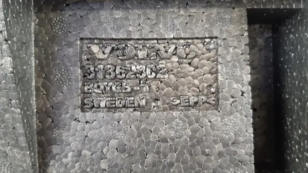 Volvo XC90 II Bagageutrymmesmatta Reparationssats OEM 31362302 image 8