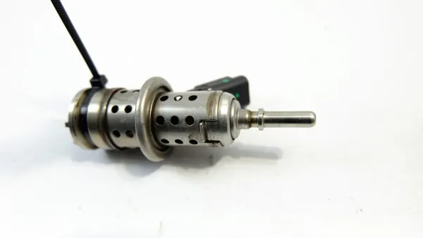 Tobera inyectora AdBlue Peugeot 9813930180 - Usado image 3