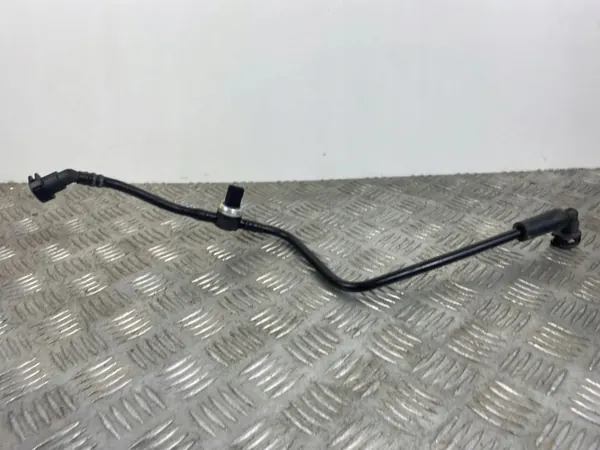 Jeep Grand Cherokee WL Polttoaineputki OEM FOB32811 image 2