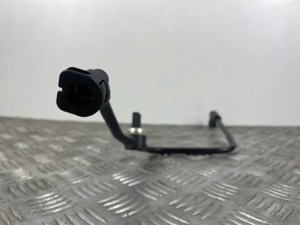 Jeep Grand Cherokee WL Polttoaineputki OEM FOB32811 image 3