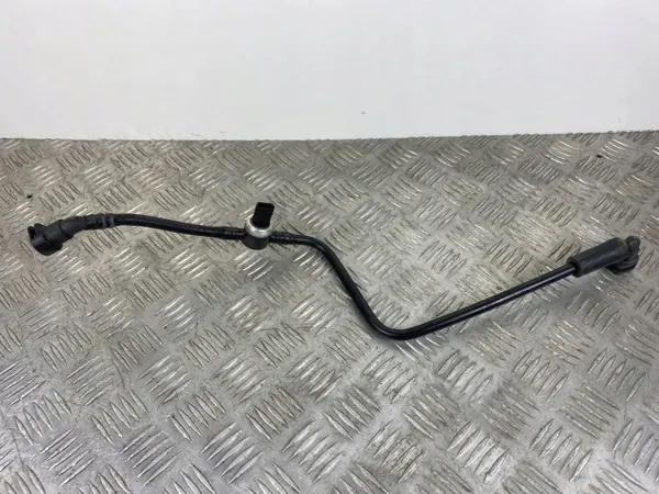 Jeep Grand Cherokee WL Polttoaineputki OEM FOB32811 image 4
